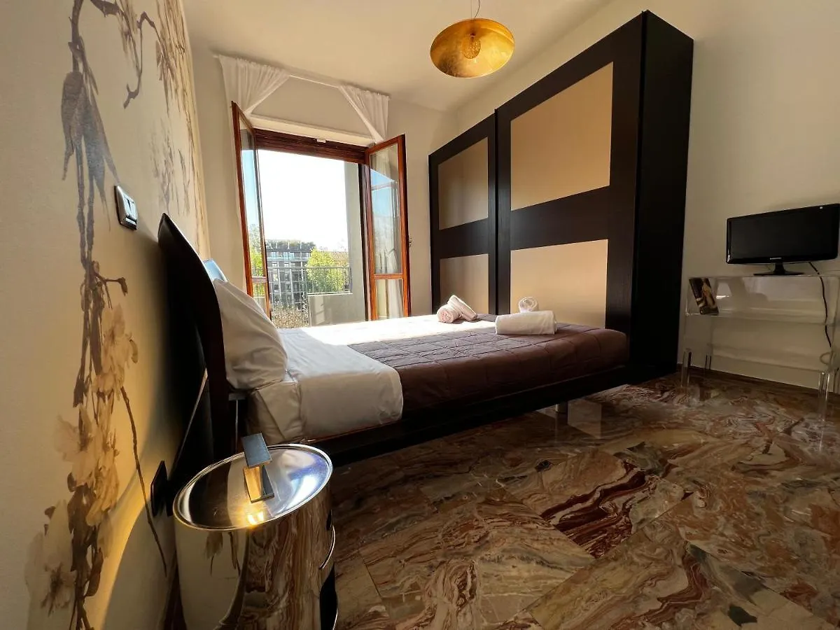 La Casa Di Sara - Homy Milano Apartment 0*, Milan