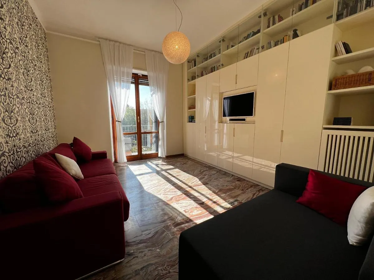 La Casa Di Sara - Homy Milano Apartment 0*, Milan Italy